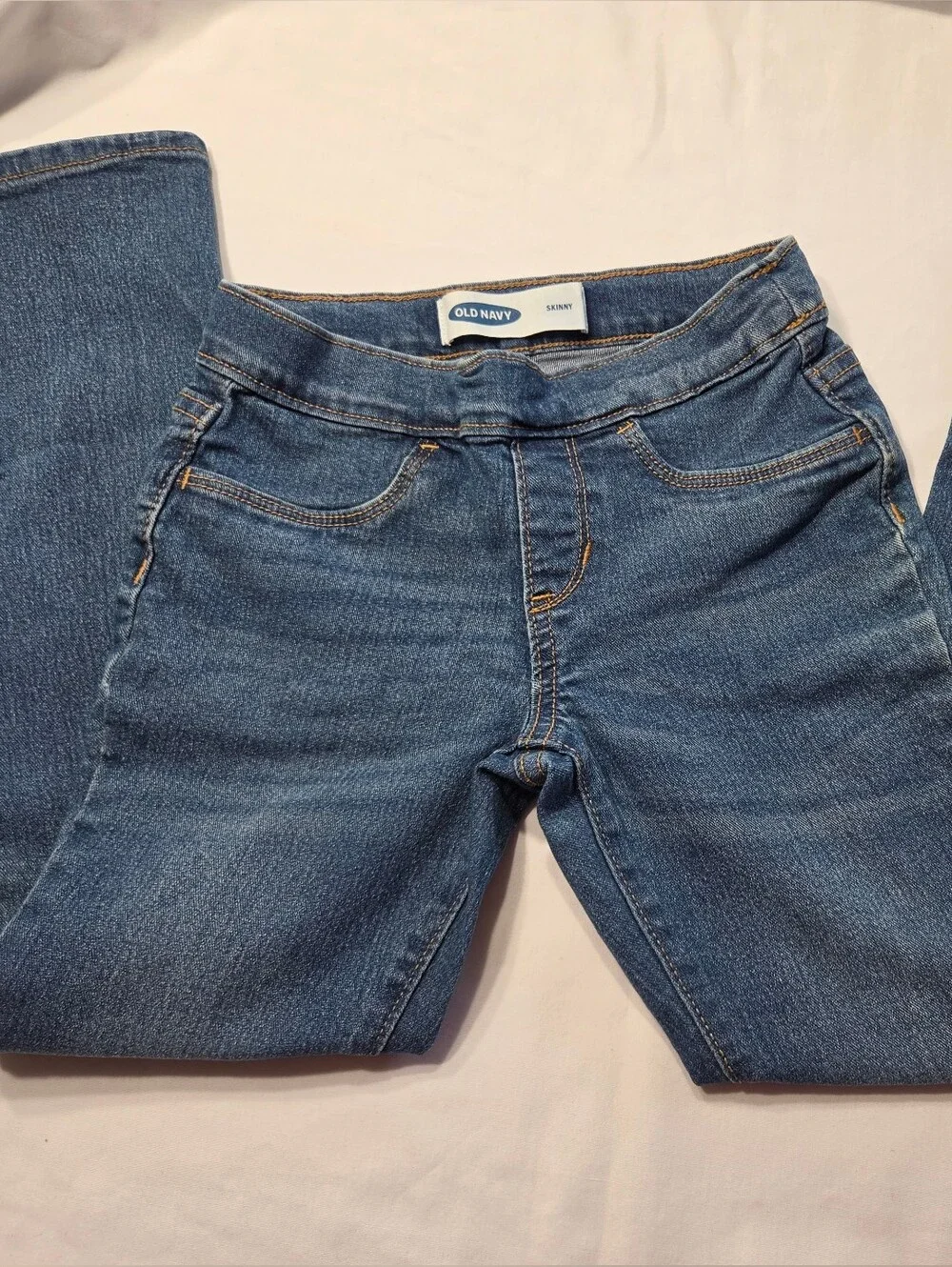 Old Navy Cropped Ankle Jeans in Medium Blue